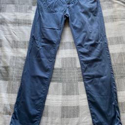 Men’s Navy Zara Trousers

In great condition.

Size 32R