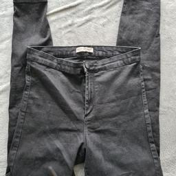 Womens Black Jeggings size 14 (black button).

Denim Co (Primark).
Fading along waist band as shown.

Collect from NG4 area or weekdays daytime from NG1 Notts city centre. Can post for additional £3.