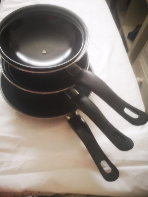 Buy & Sell Essex Basildon - Photos for saucepans & frying pan set