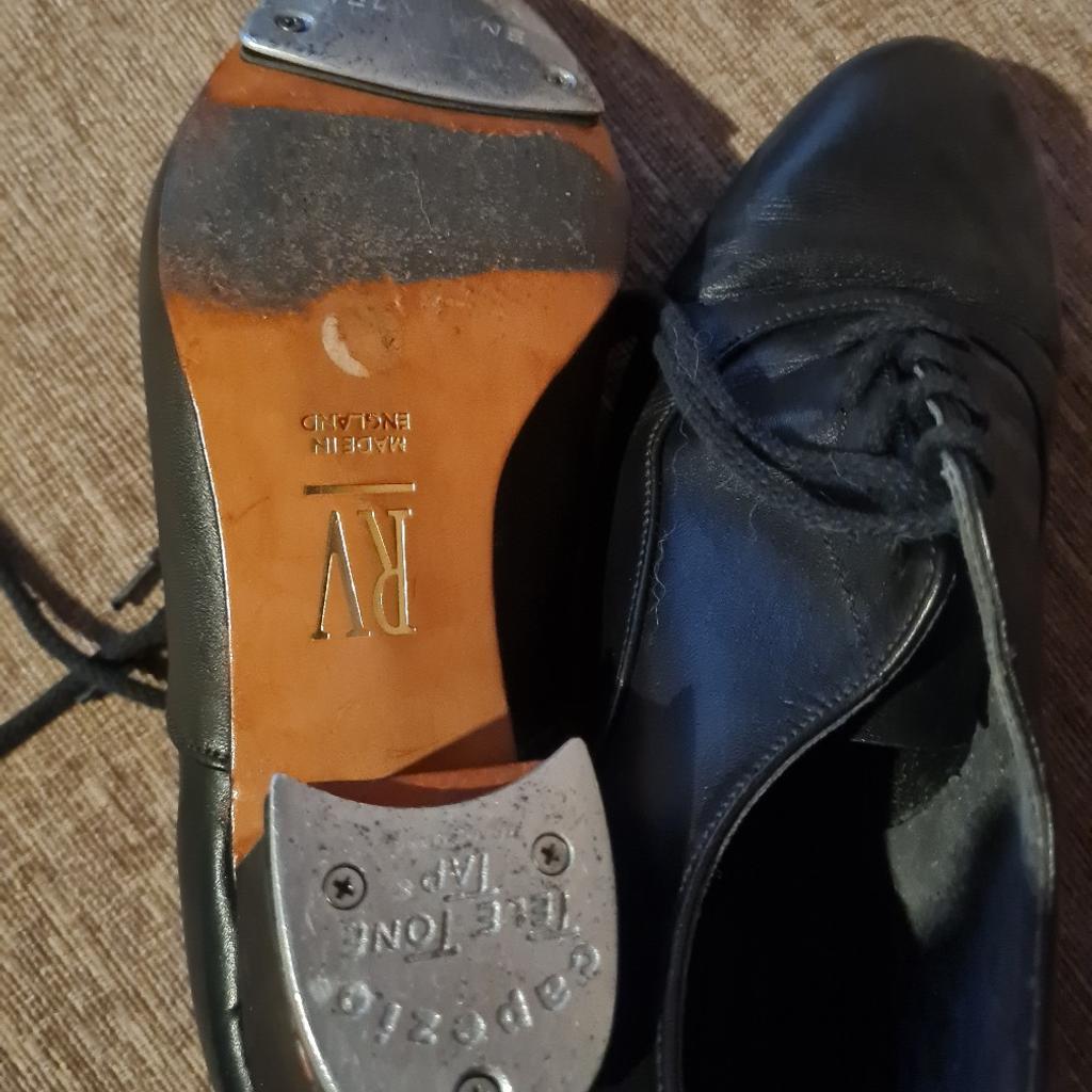 used tap shoes taps all fine shoe no grip and worn alot