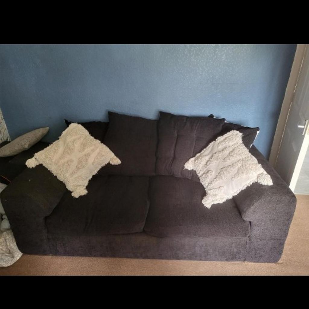 2 & 3 seater sofas in DY1 Dudley für gratis zum Verkauf Shpock DE