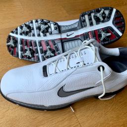 Nike zoom Tiger Woods - Collection
Neu im Originalkarton mit Beschreibung zum Stollenwechsel

Versand gegen Aufpreis möglich
keine Gewährleistung, keine Rücknahme da Privatverkauf