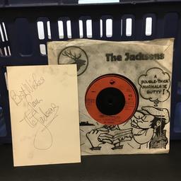 Music - Double thick marmalade buttie - includes autographed card from the Jackson’s - excellent condition - rare

Collection or postage

PayPal - Bank Transfer - Shpock wallet

Any questions please ask. Thanks