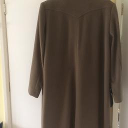 Jacques Vert long ladies Coat
Coffee brown colour.
Length 128cm
Fully lined
80% Wool
Side splits