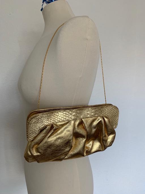 Buy & Sell Warrington Thelwall - Warrington - Photos for Dramatic gold Christmas/ New Year evening bag