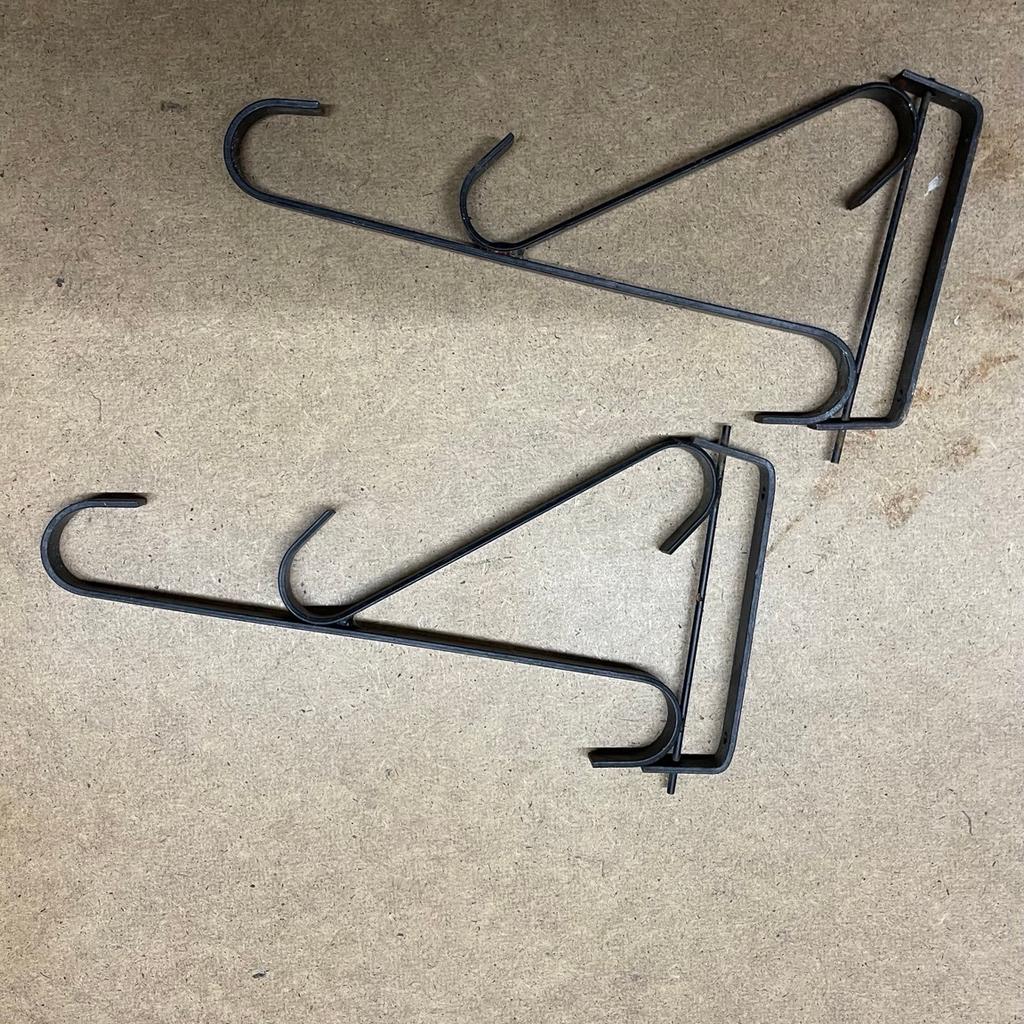 Bought these brackets a few years ago but never got around to using them. I put condition as like new because there are few rust marks due to being stuck in outside shed
Brackets can twist. For size please check photos
