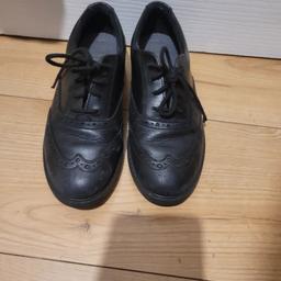 Girls Clarks Shoes Size 3.5 G