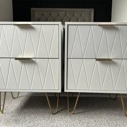 Pair of white with gold accent bedside tables 
Would benefit from some fablon on the top (see photos) 
Cost £45 each want £20 for the pair 
Width 40cm 
Depth 30cm 
Height 52cm