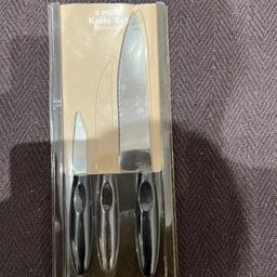 x2 knives 
Brand new 
BB2 collection