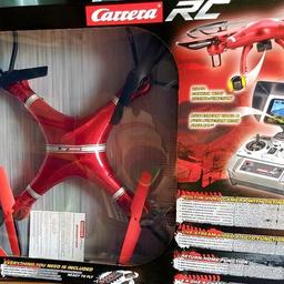 Ich verkaufe eine Carrera RC - Quadrocopter RC Video Next (370503006) in Originalverpackung.

Die Drohne ist unbeschädigt und funktioniert einwandfrei, Die Fernbedienung ist unbeschädigt und funktioniert einwandfrei.
Die Carrera RC - Quadrocopter RC ist in Originalverpackung, mit original Akku + Ladegerät ist vorhanden.

Siehe Bilder----> alle Teile wie auf den Bild ersichtlich-->

Die Drohne verfügt über eine Live-Kamera.
Die Drohne erzeugt ein WiFi Signal mit welchem sich ein Handy oder Tablet verbinden kann.
Zur Steuerung der Kamera ist eine App (Verfügbar im Android/Google Play Store und Apple App Store) erforderlich.
Wenn alles eingerichtet ist, kann man das Handy in die Handyhalterung der Fernbedienung klemmen und live den Blick der Drohne verfolgen.
Über die App kann man auch Fotos und Videos aufnehmen.
Die Drohnenkamera verfügt über einen Neigungsmoto

Versand 7€