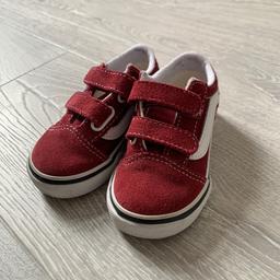 Red vans toddler trainers uk 5.5 toddler size

Hello and welcome to my listing today I have my sons red vans Trainers which he has hardly worn as he had a blue pair and made use of them more. I have taken pictures to my best knowledge and these are our toddler size UK 5.5. He’s will be great for the winter period as they are suede leather in red. 

Cash on collection only please from LE20DE

Thank you