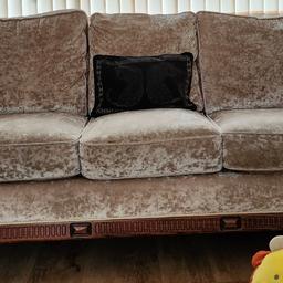unique crushed velvet 3 seater sofa 2 arm chairs with matching cushions
sofa is around 30 years old nothing cheap about it cleaned and maintained on a regular basis
heavy will need a van
wooden legs and detail