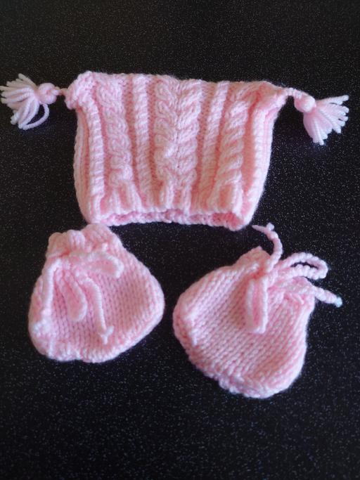 Buy & Sell Leicestershire Charnwood - Photos for Baby girls pink hand-knitted hat and mittens