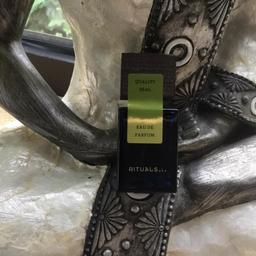 Limited Edition
Rituals Yalda Eau de Parfum 10 ml Neu und versiegelt .
Im Handel nicht mehr erhältlich.
Versicherter Versand ❗️PORTO INKLUSIVE❗️
