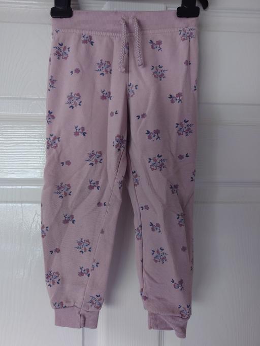 Buy & Sell Leicestershire Charnwood - Photos for Girls pink joggers size 24-36 months