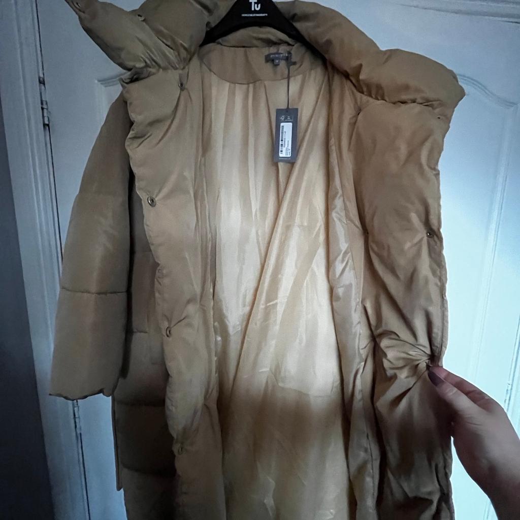 Ladies quilted coat
Principles - Debenhams
Camel colour very soft material
Size 14- generous sizing
Brand new with tags.
£20 cash on collection
I paid £50