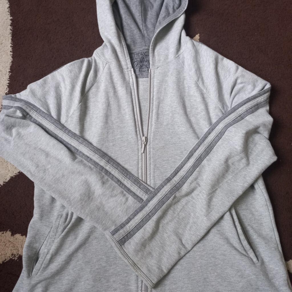 Womens ladies hoodie jacket
In excellent condition worn few times
Grey colour
100% cotton
Lovely soft stretchy material
Size 16
Brand Cherokee
No marks or stains
£15
Smoke free pet free house
Message me for postage enquiries

See my other ads for more items
Thankyou