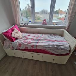 Virgil Abloh Markerad Day Bed in CR4 Merton for £200.00 for sale