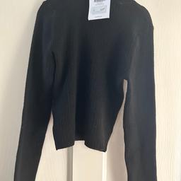 Bershka long sleeve ribbed top with roll neck/high neck
Never been worn
Size S but more like an XS (if you know Bershka/Zara sizing you know)
Pet free/smoke free home