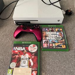xbox one s Bundle 500gb white console Boxed Controller & Games. Condition is Used. Fully working
Cash on collection