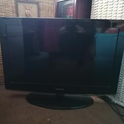 32 inch Samsung TV NON SMART.
Great condition. Excellent picture quality. Great for gaming.