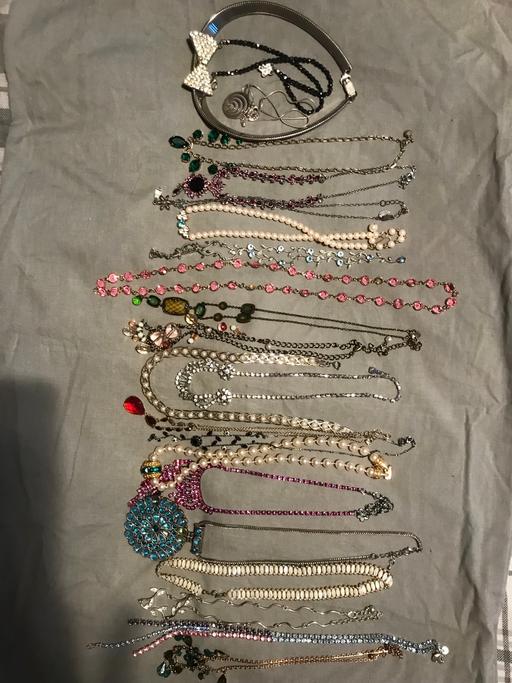 Buy & Sell South West London Merton - Photos for Costume jewellery bundle