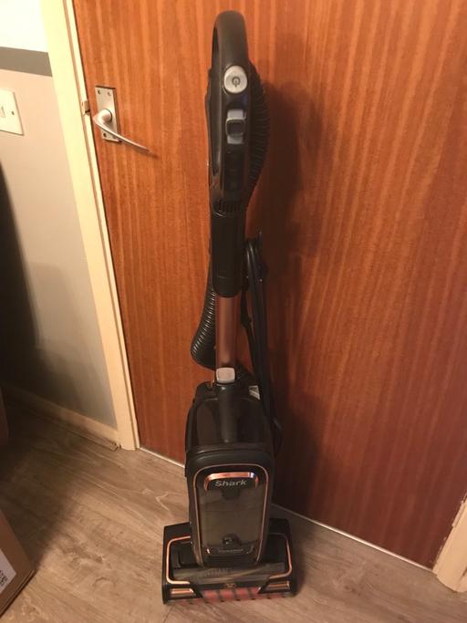 Buy & Sell Staffordshire South Staffordshire - Photos for Shark Lift away vacuum cleaner