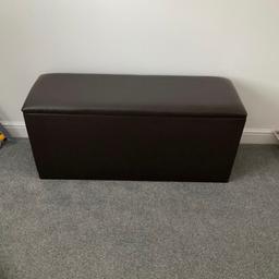 Brown faux leather ottoman/blanket storage box seat 
Great storage has padded seat top so doubles up as a seat bench
Very comfortable and sturdy
Pet and smoke free home
Collection from Kettering
NEEDS GONE ASAP