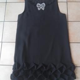 brand new river Island dress took label off but never worn
Size 10 length 34ins fully lined frill hem
cost £50
selling for BARGAIN £2.50 great purchase 4 someone
collection from front door