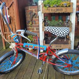 very rare 70's custom bike

bike make unknown it is not and se

bmx style retro ride
look great on back of a v dub vw camper

use at festivals
