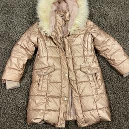 Rose gold
Very warm
Size : 10 years old girl
Brand- Next