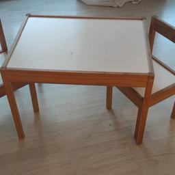 Kindertisch mit 2 Stühlen weiß /Kiefer