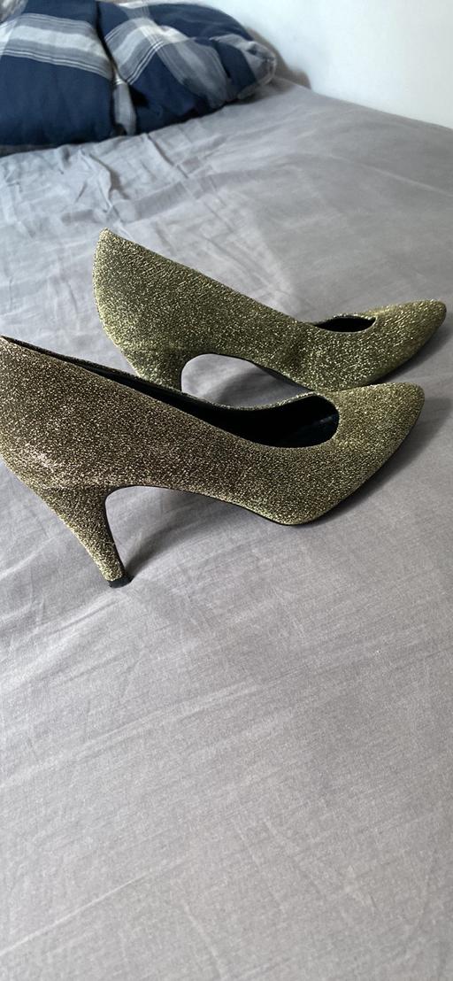 Buy & Sell East London Forest Gate - East London - Photos for Gold ladies heels size 3 New Look