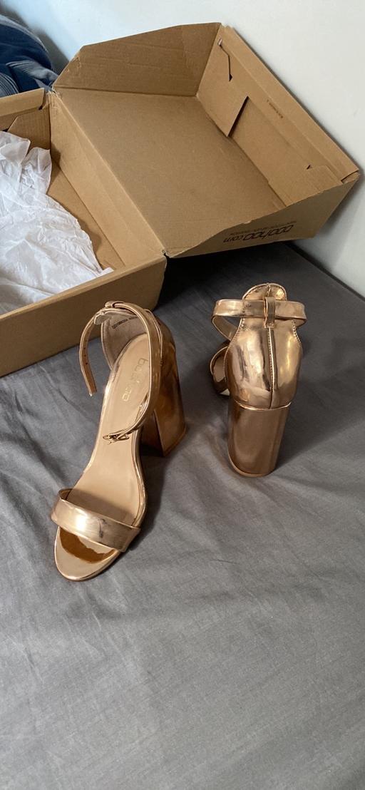 Buy & Sell East London Forest Gate - East London - Photos for Gold chunky heels Boohoo size 4/37