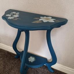 Upcycled occasional table painted in Buntys Lagoon paint and decorated with magnolia flower design
H 74 CM
D 32 CM
W 62 CM
Thanks for looking 
Collection from WA8 
The Upcycling Shed