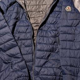 moncler jacket
size medium
replica, very good condition
blue outside,grey inside
cheap coat,ideal for school in winter ❄️