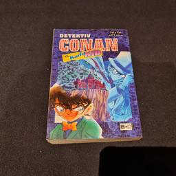Biete hier ein Manga Detektiv Conan vs. Kaito Kid an.
Conans beliebtester „Gegenspieler“ ist Kaito Kid. Der Best-of-Manga beider Publikumslieblinge im Sonderformat: Über 300 Seiten.
Die Leser lechzen nach den Abenteuern, in denen beide Charaktere auftauchen. „Meitantei Conan“ meets „Kid the Phantom Thief“ – Der Meisterdetektiv gegen den Meisterdieb: Zwei Bestseller auf einen Streich! Das lassen sich Fans und Conan-Neueinsteiger nicht entgehen! 

Das Manga ist in einen sehr guten Zustand.