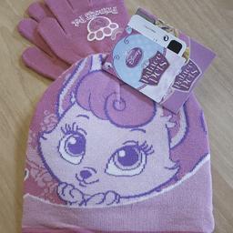 Disney Palace Pets Pink Kitty Cat Blondie Winter Beany Hat & Magic Gloves Accessory Set - NEW!

For ages 3-7 yrs - One size (stretches)
Brand New with tags. Official Disney Palace Pets Licensed product.
Perfect Christmas Gift or Stocking Filler for any Disney fan!

- Gloves are woven fabric - 95% Acrylic, 5% Elastane
- Hat is woven fabric - 70% Acrylic, 30% Nylon
- Care Instructions: Hand Wash
