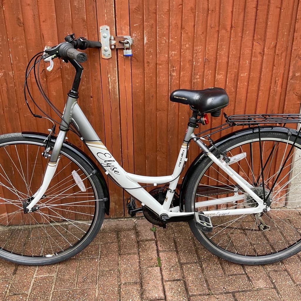 This bike has 700 wheel size and 18 gears.this bike has been serviced and is in good working order.the frame size is 18” inches.collection only.sorry no delivery.