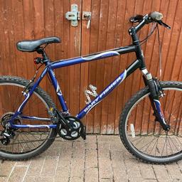 This bike has 26” wheels and 21 gears.This bike has been serviced and is in good working order.it has a lightweight aluminium frame and the frame size is 19.5 inches.and it has front suspension .collection only Sorry no delivery.