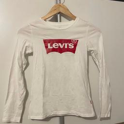 Verkaufe neuwertiges LEVI‘S Langarm Shirt für Mädchen in der Größe 140.