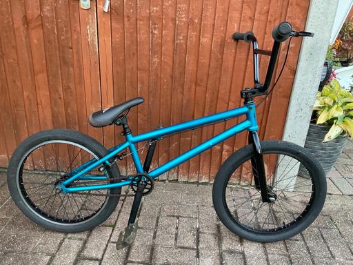 Buy & Sell Surrey Mole Valley - Photos for Bikes free agent bmx bike