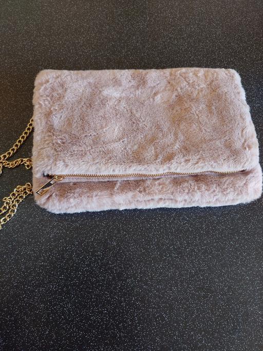 Buy & Sell Leicestershire Charnwood - Photos for Women's pink furry clutch bag