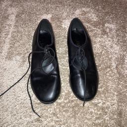Tap shoes hardly worn. Size 3