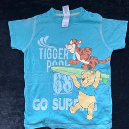 Süßes Winnie Pooh Shirt in Gr.80
Wie auf dem Bild zu sehen kleiner Fleck vorne rechts.

Privatverkauf aus tier und rauchfreiem Haushalt