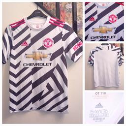 Manchester United Jersey
home shirt 22/23
bought for present tags removed but then not worn so could return