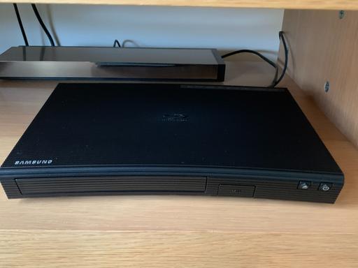 Buy & Sell Surrey Reigate and Banstead - Photos for Samsung BD-J5500 3D Blu-ray and DVD Player