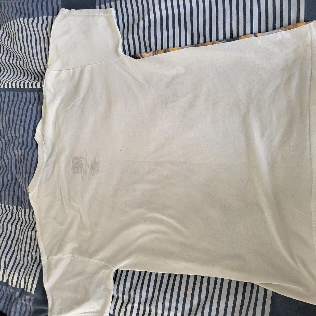 50% cotton 50% polyester. Have been washed and cleaned. Is in good condition . 

Thanks for watching. Please see my others items.