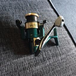 shakespeare invicta long cast 2060 035 fishing reel 3 ball bearing right or left revers knob dark green perfect condition totally as new perfect reel