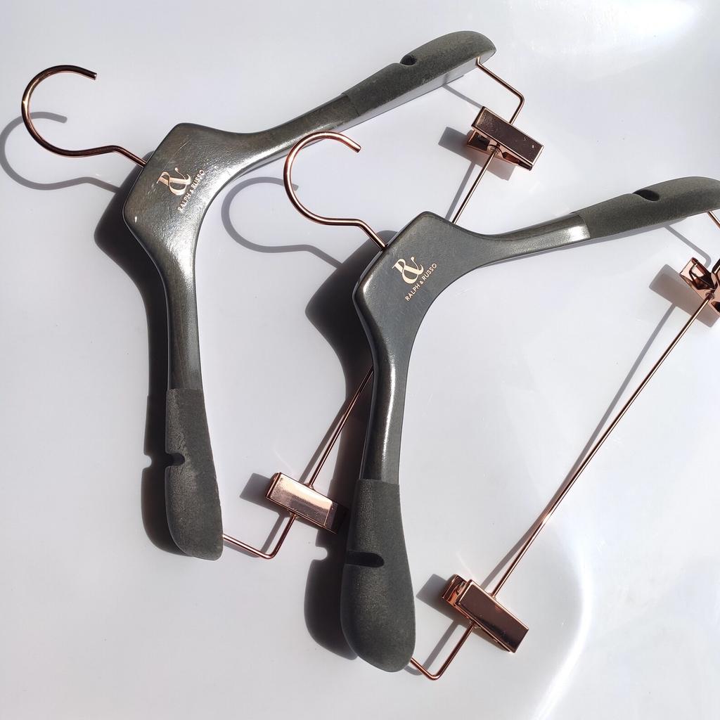 Welcome !

TOSCANINI for RALP & RUSSO

Beautiful and Very Well Made

2 Large Painted Wooden Hangers With Rose-Gold Metal Clips

Made in Italy

ONE SIZE width 38 cm hight 27 cm

Pack of 2

( PLEASE CONTACT ME IF YOU NEED MORE )

 Mobile 07553039323

Thank you for looking!